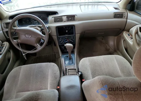 2000 Toyota Camry Ce z USA, uszkodzony, nr VIN 4T1BG22K5YU637108